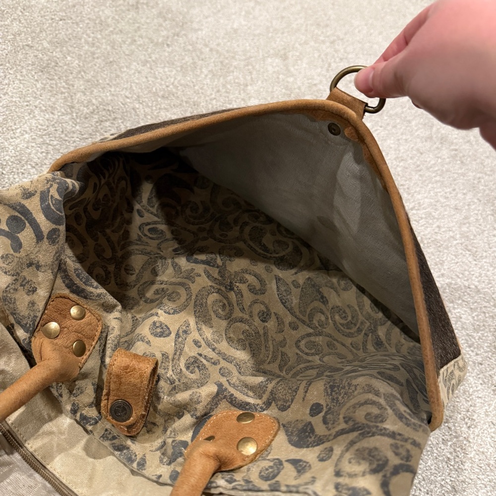 Chloe & Lex Leather Cow Hide Cotton Recycled Canvas Patchwork Tote Bag - Picture 9 of 12